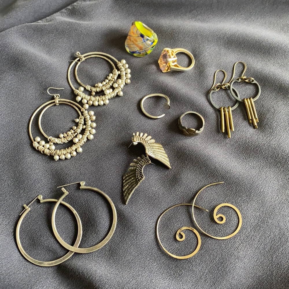 Lot of Fashion jewelry